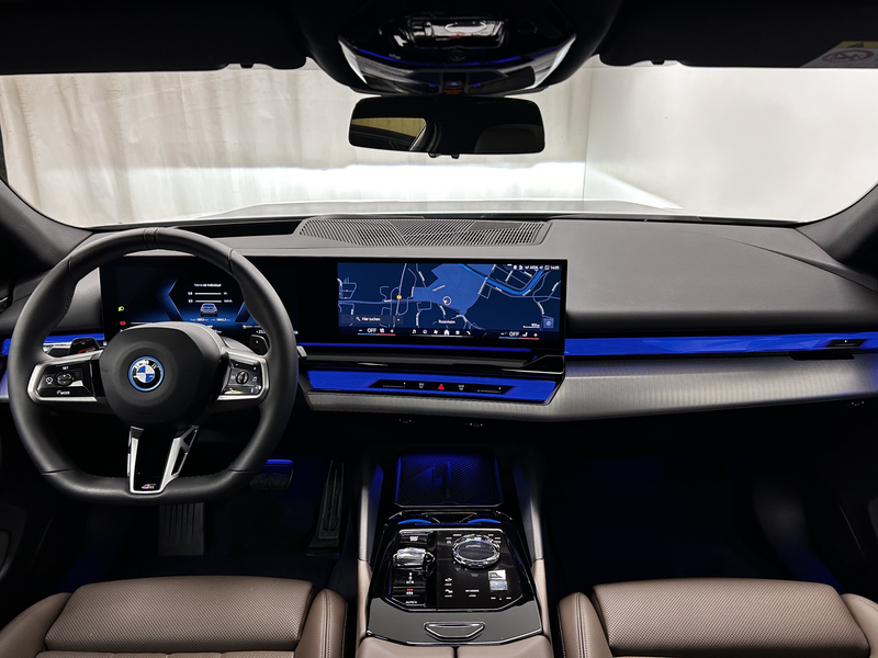 BMW 550 e xDrive Touring — photo 5