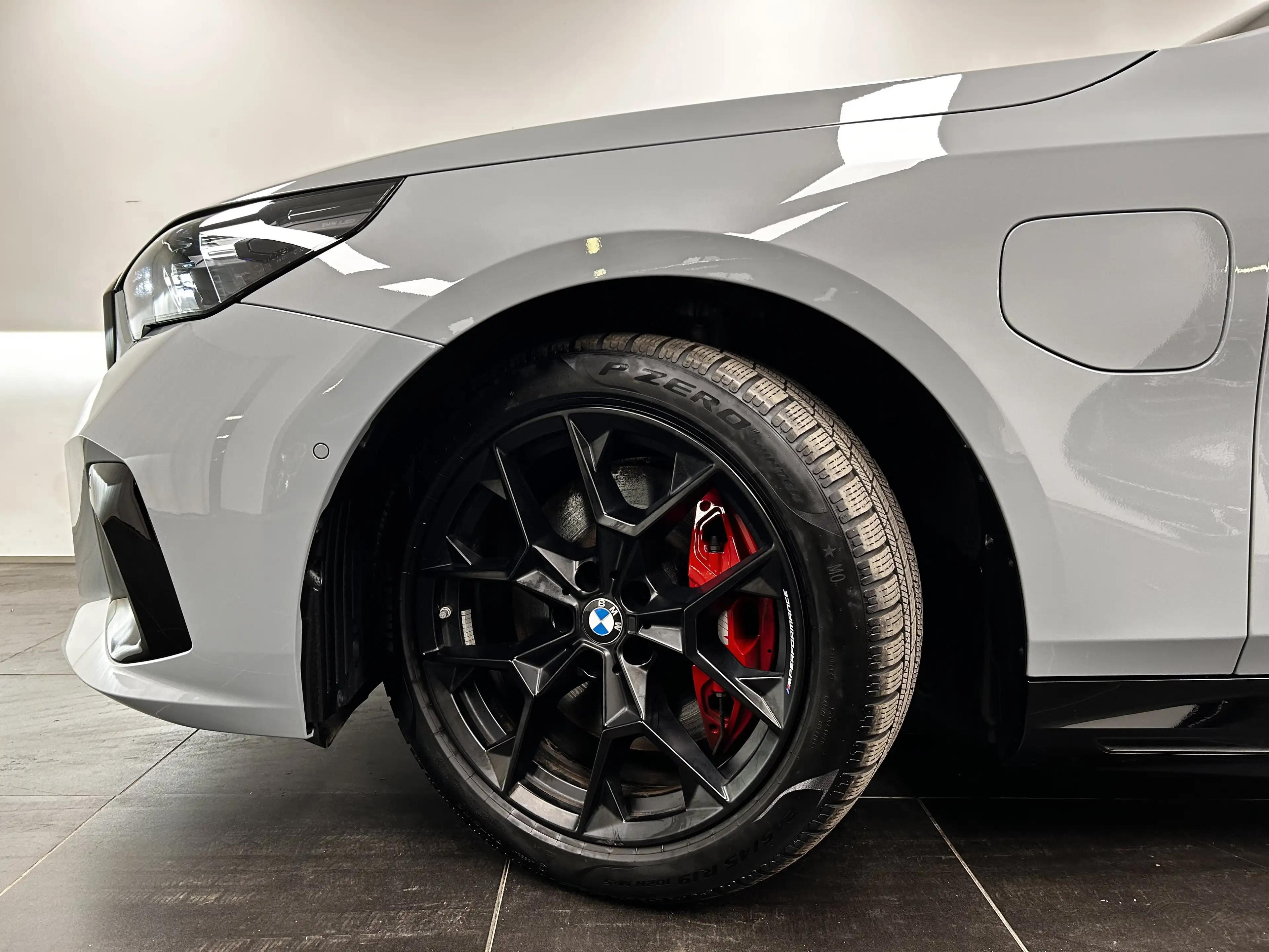 BMW 550 e xDrive Touring — photo 8