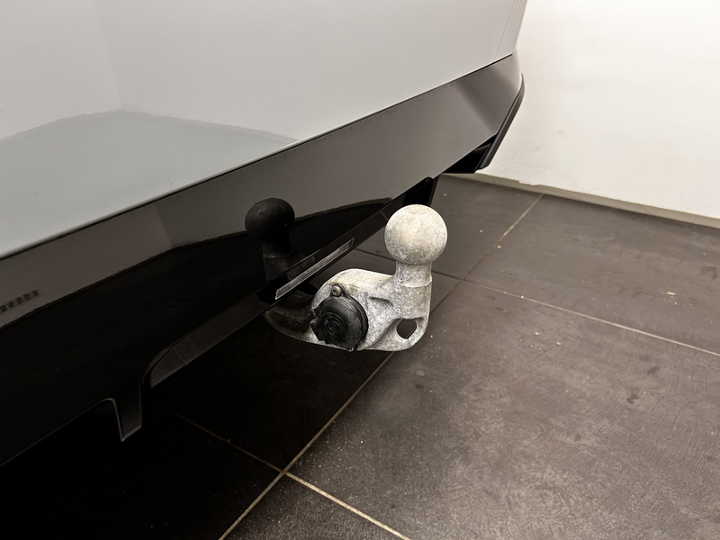 BMW 550 e xDrive Touring — photo 14