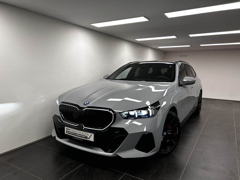 BMW 550 e xDrive Touring — photo 7