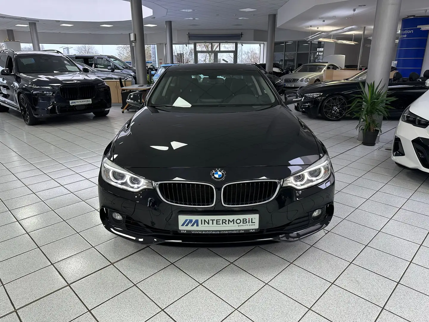 BMW 435 i Coupe*BI-XENON*Schiebedach*Navi*Sitzhzg* Schwarz - 2