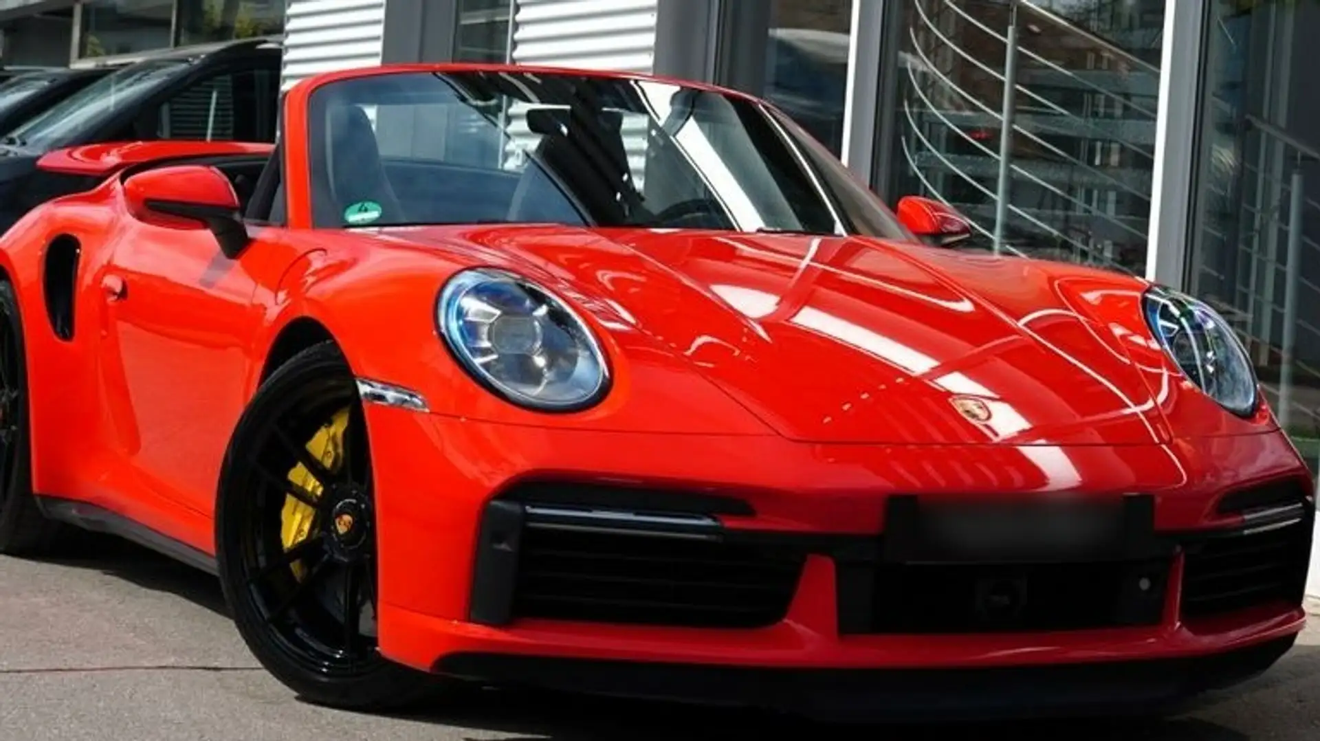 Porsche 992 Turbo S Cabriolet PDK Rojo - 2