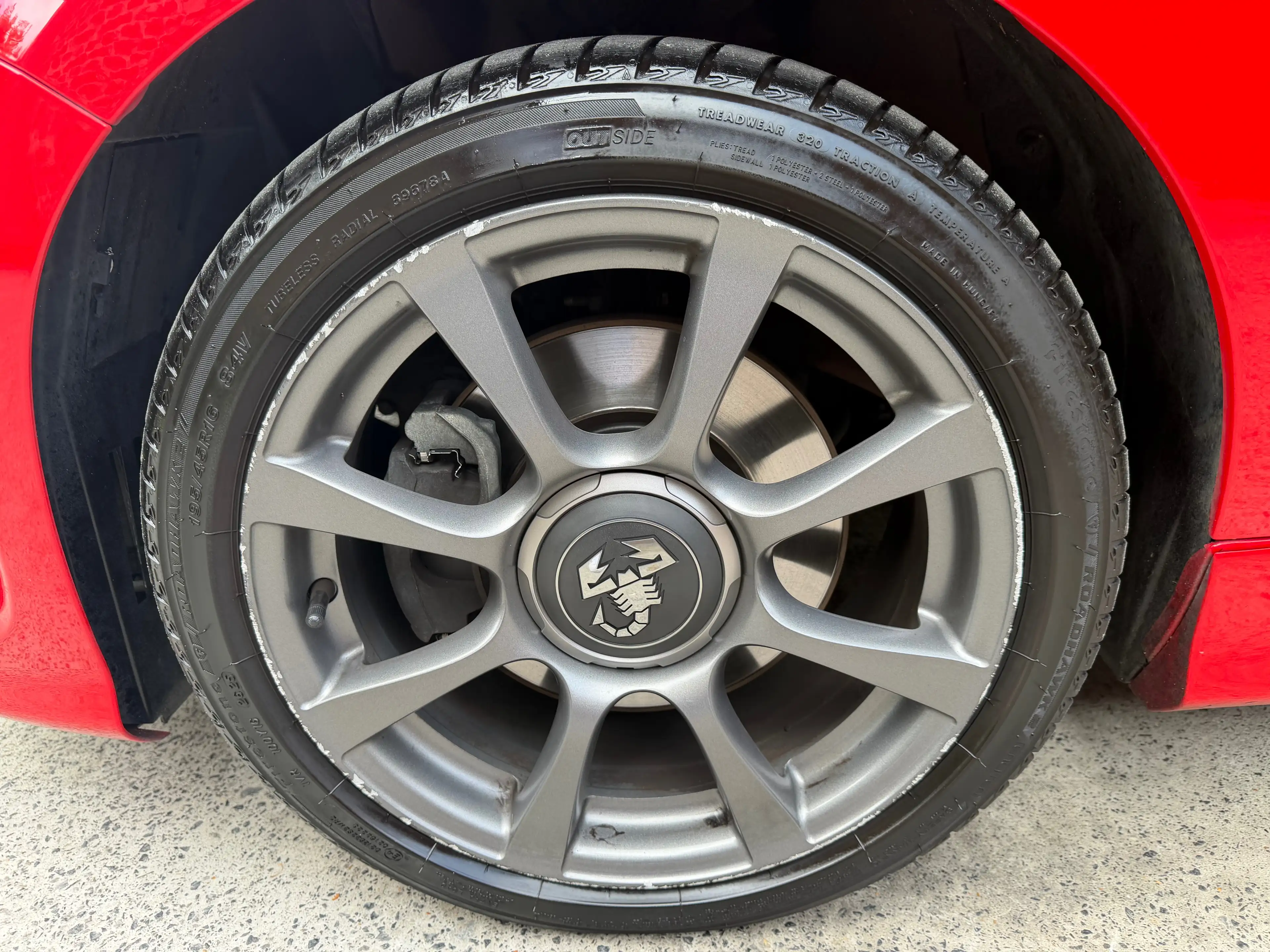 Abarth 595 1.4 T-Jet *TOIT OUVRANT || CLIM || CARPLAY || GPS* — photo 10