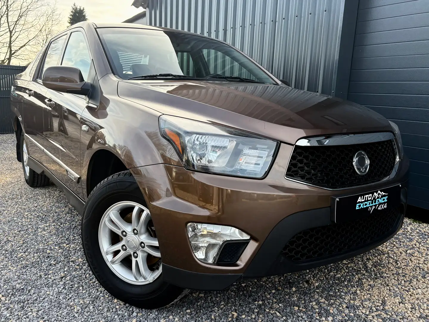 SsangYong Actyon 2.0 Turbo Xdi 4WD/ Cuir/ Braun - 1