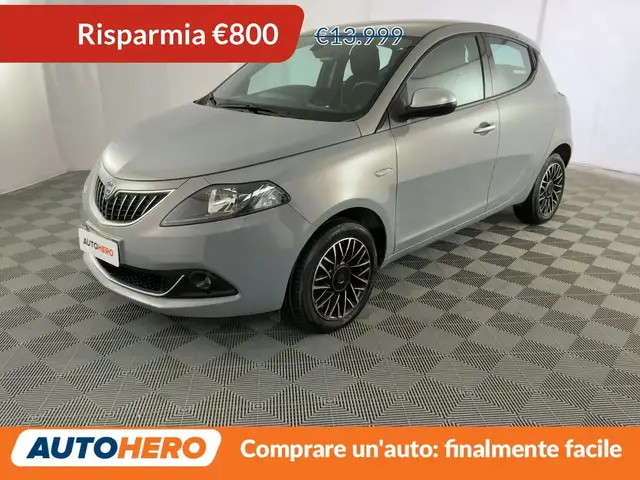 Lancia Ypsilon 1.0 Mild-Hybrid Alberta Ferretti MHEV