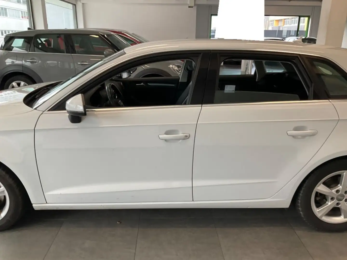 Audi A3 1.4 TFSI 122CH AMBIENTE - 2