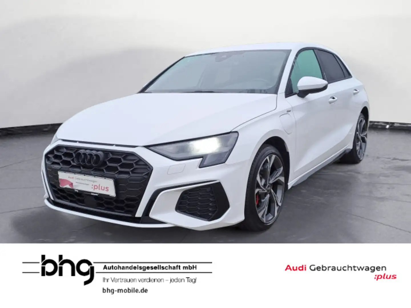 Audi A3 45 TFSIe S-tronic S-Line Navi Virtu Weiß - 1