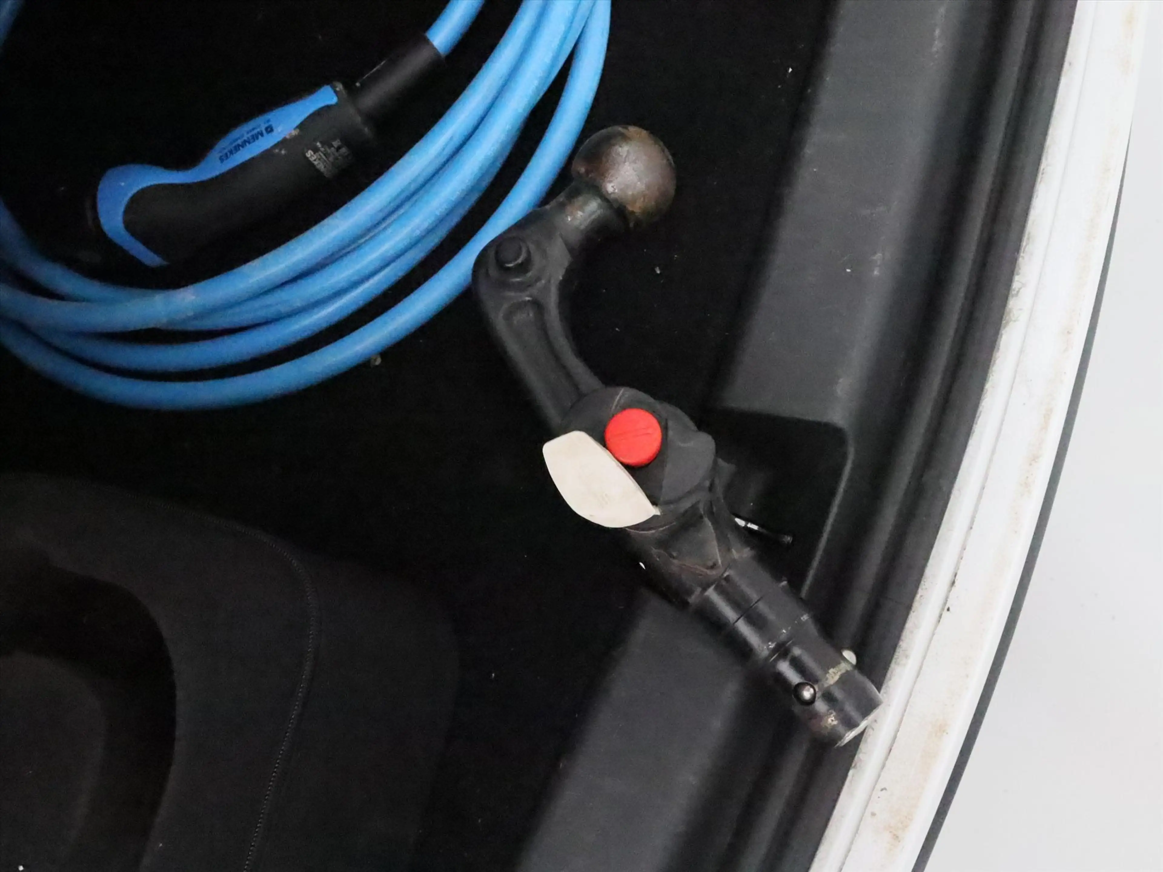 Tesla Model Y Long Range AWD 75kWh 351pk 92.2% SoH [ AMD RYZEN+A — photo 26