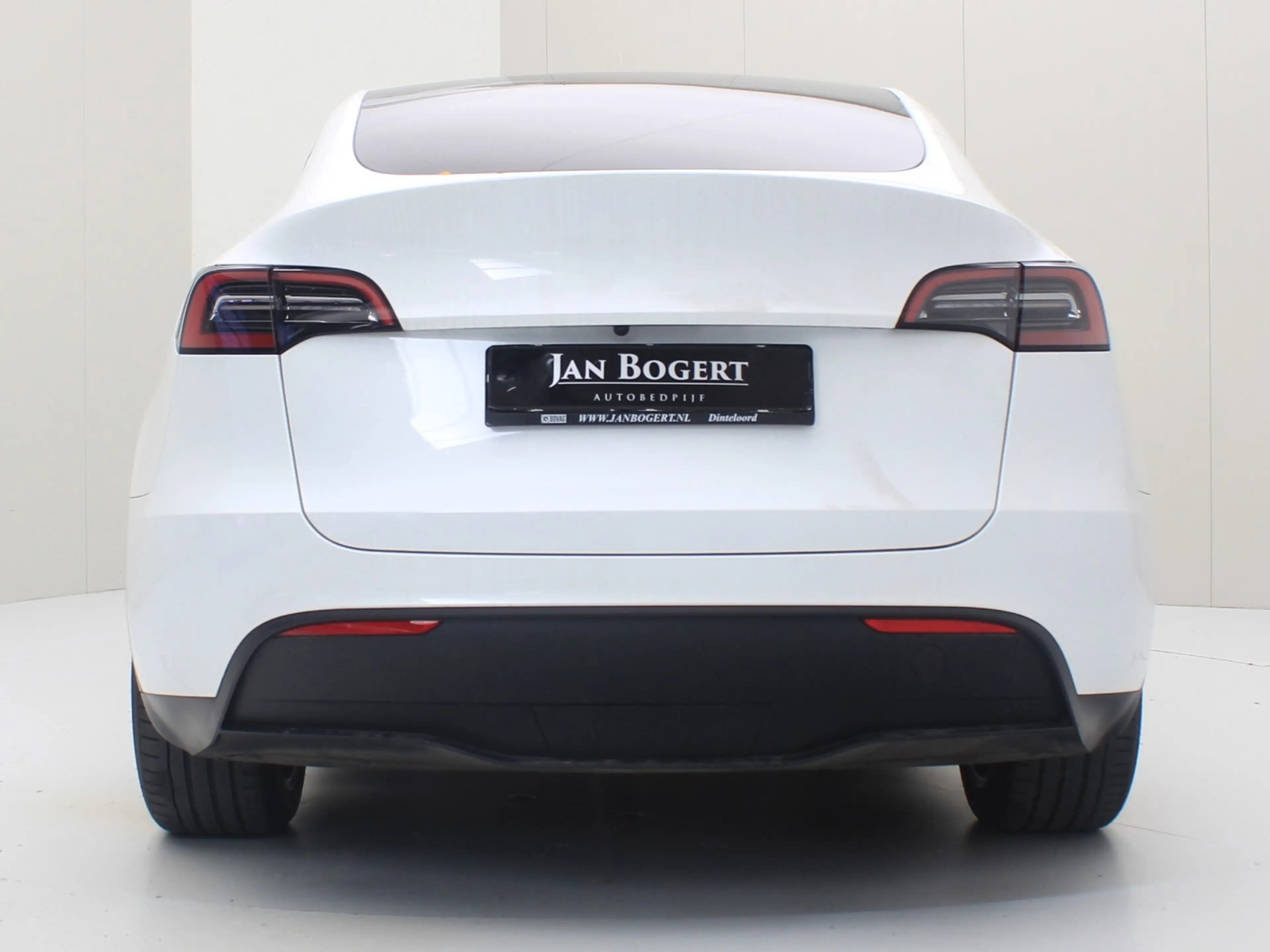 Tesla Model Y Long Range AWD 75kWh 351pk 92.2% SoH [ AMD RYZEN+A — photo 8