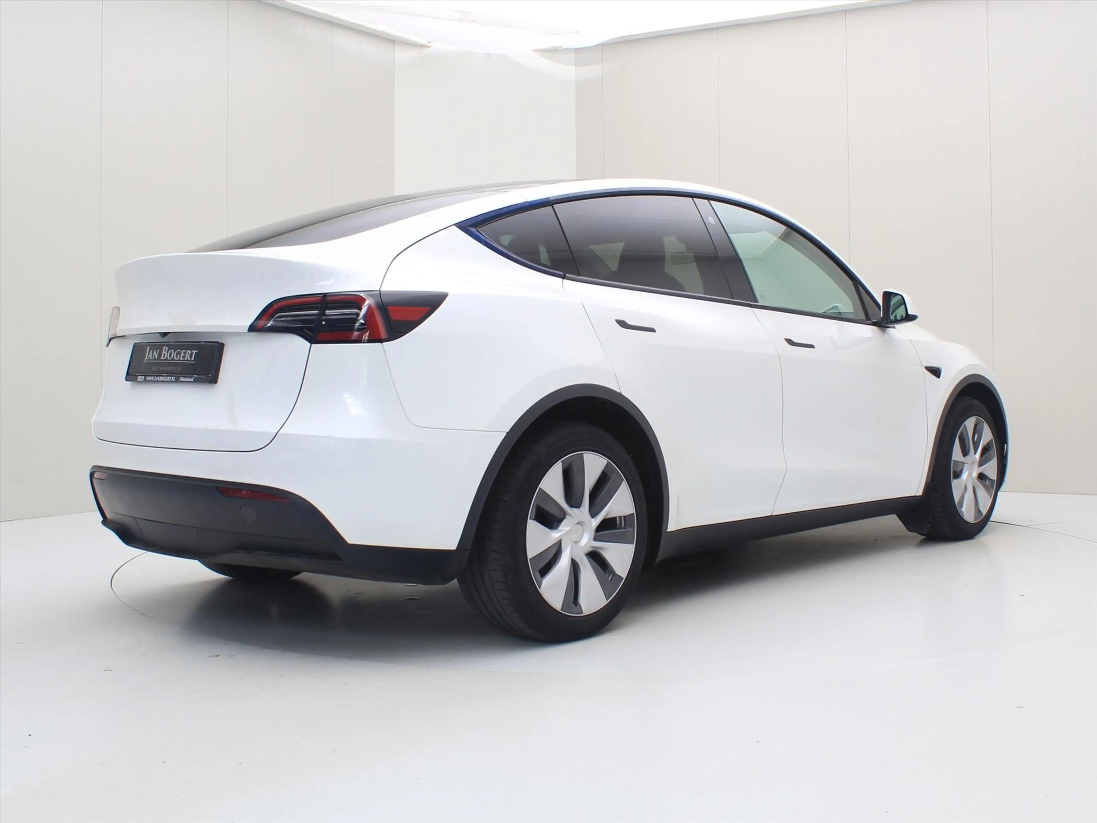 Tesla Model Y Long Range AWD 75kWh 351pk 92.2% SoH [ AMD RYZEN+A — photo 4