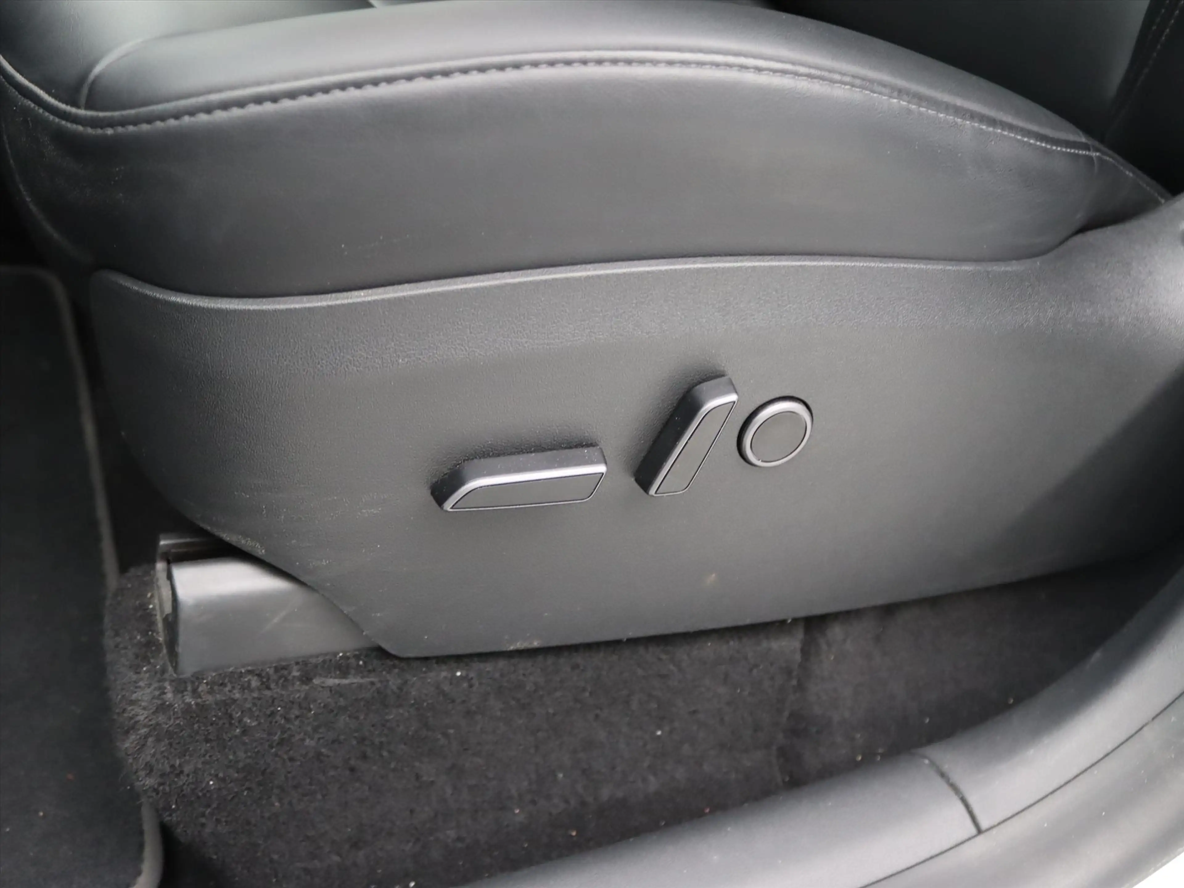 Tesla Model Y Long Range AWD 75kWh 351pk 92.2% SoH [ AMD RYZEN+A — photo 20