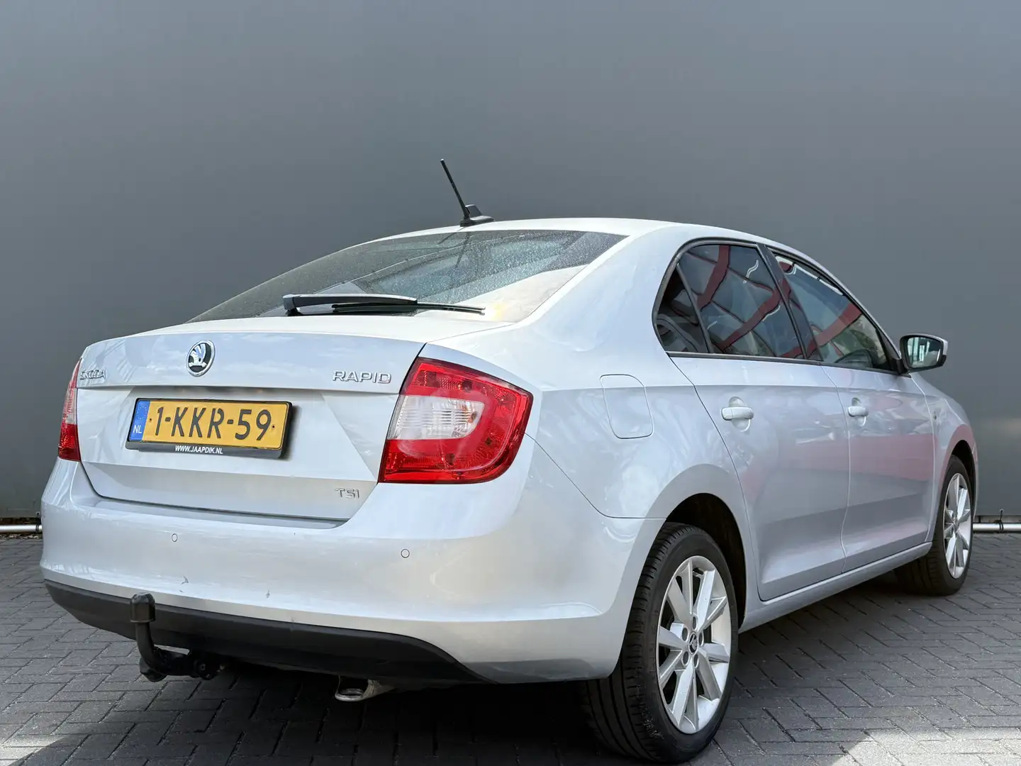 Skoda Rapid/Spaceback BWJ 2013 1.2 TSI 105 PK Greentech Elegance Busines Grijs - 2