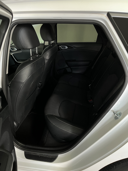 Kia Ceed SW / cee'd SW Sportswagon 1.0 T-GDi MHEV DynamicPlusLine ECC/CAM — photo 6