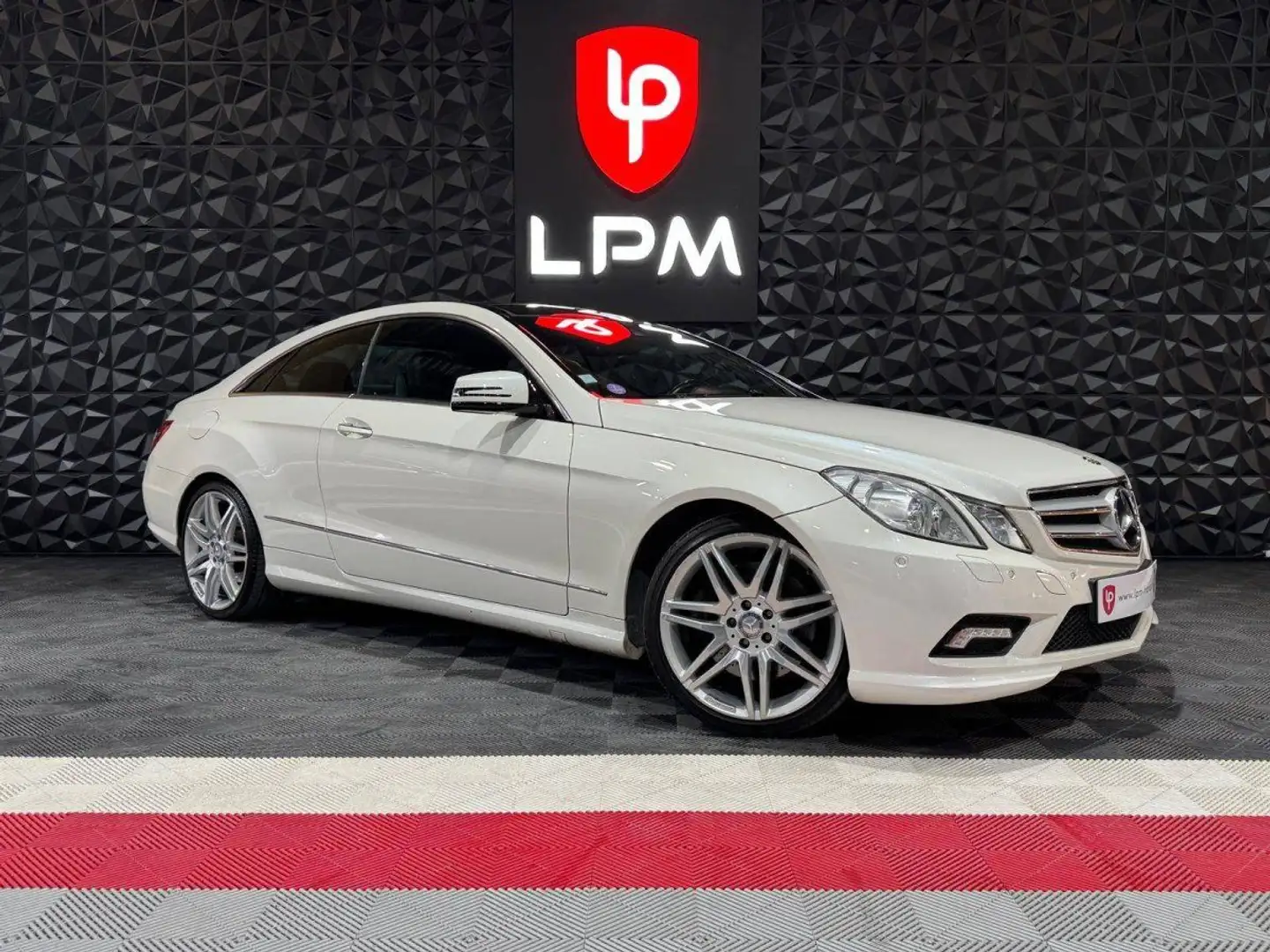 Mercedes-Benz E 500 II (A207) 500 Executive BA Bianco - 1