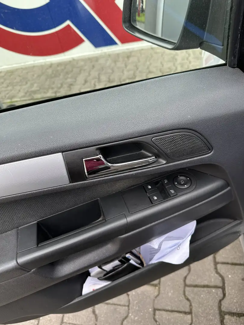 Opel Zafira Life Grau - 2