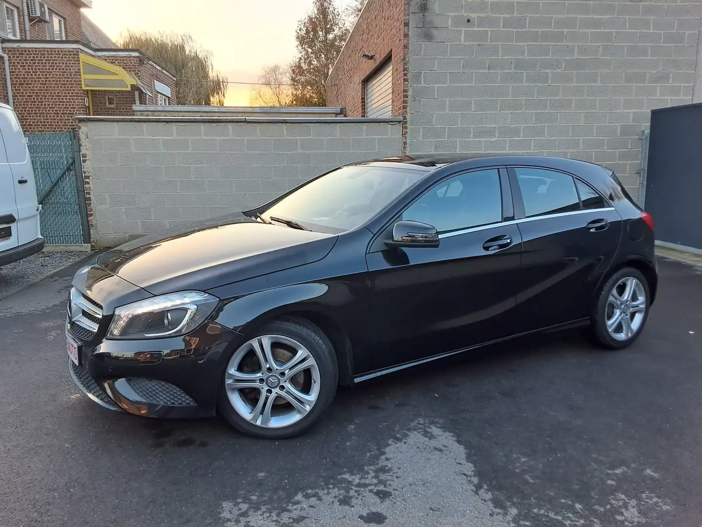 Mercedes-Benz A 180 1ste Eigenaar Bleutooth Parkhulp voor&achter Schwarz - 2