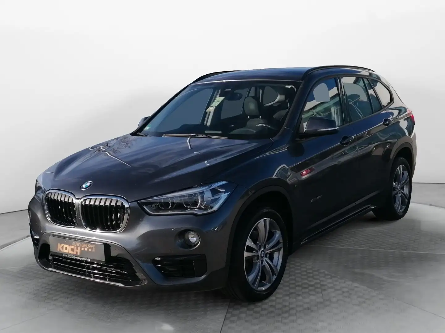 BMW X1 xDrive 20i Sport Line AHK LED Navi Grigio - 2