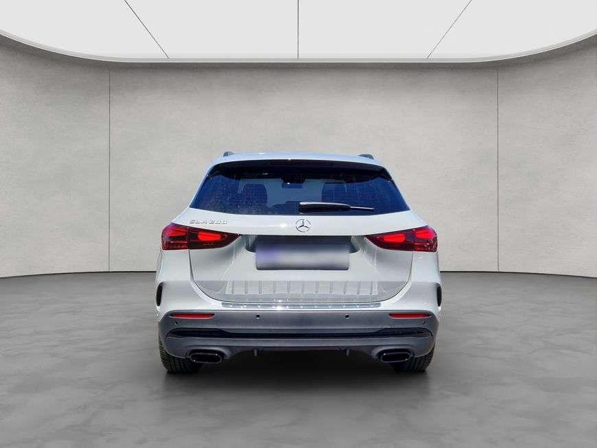 Mercedes-Benz GLA 200