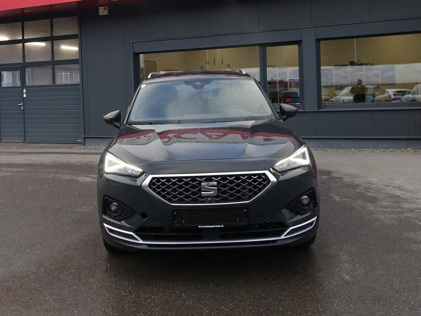SEAT Tarraco Xperience e-Hybrid *LED*AHV*NAVI*VIRTUAL*RFK* Grau - 1