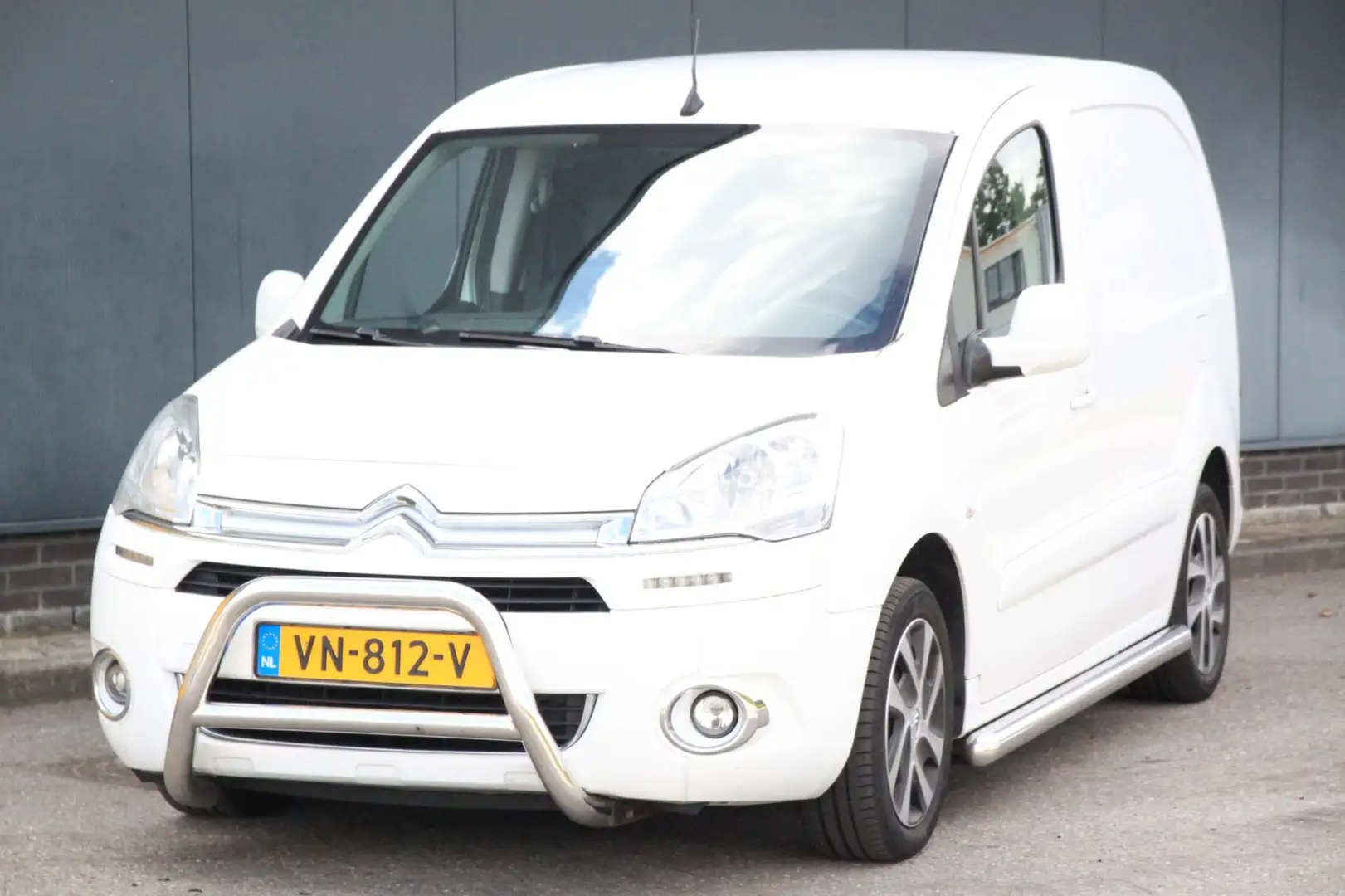 Citroen Berlingo 1.6 HDI 500 Club Navigatie/3 Pers./Trekhaak/Btw vr - 2