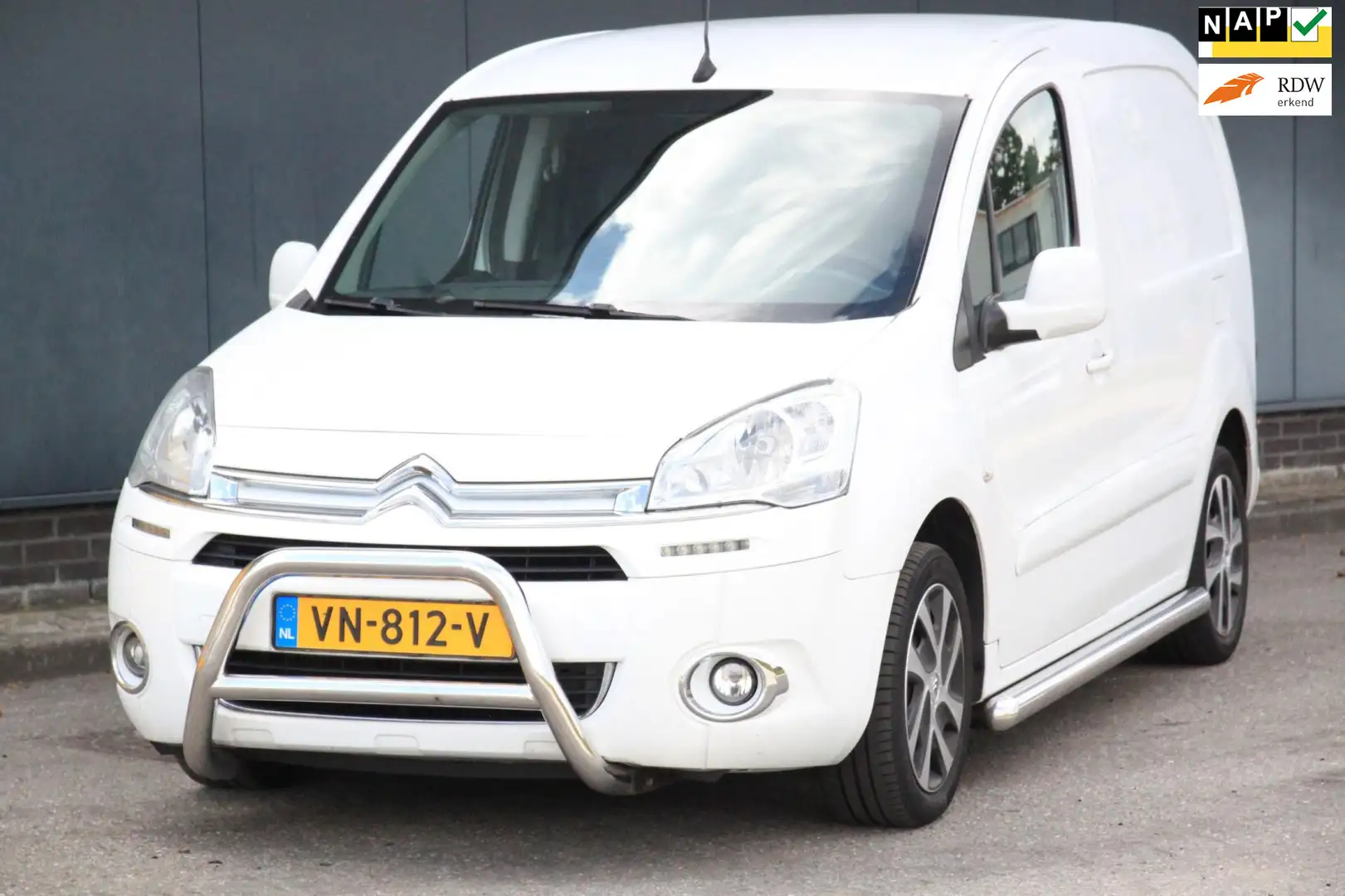 Citroen Berlingo 1.6 HDI 500 Club Navigatie/3 Pers./Trekhaak/Btw vr - 1