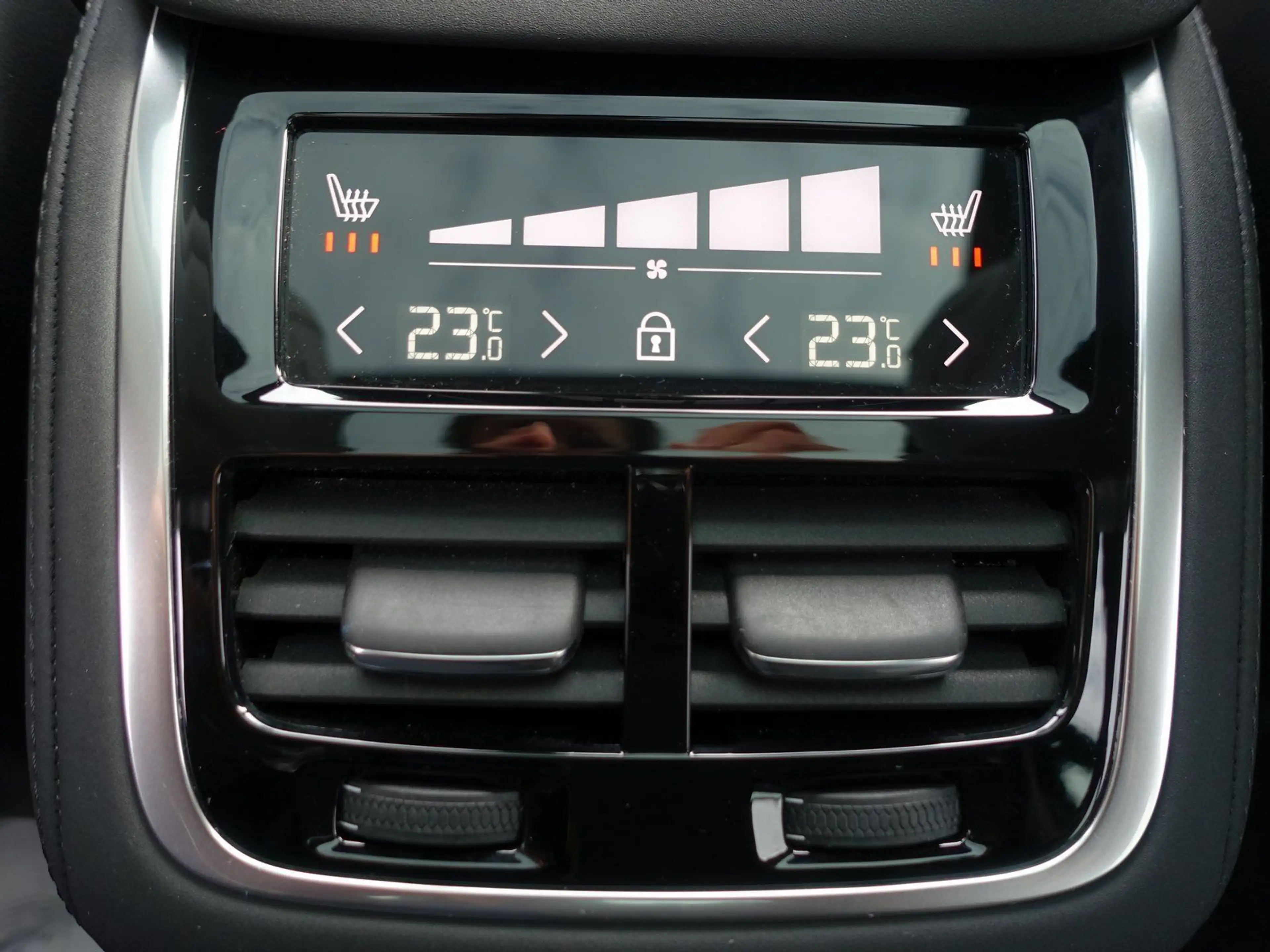 Volvo XC90 Black Edition Ultra T8 AWD Plug-in/FourC — photo 14