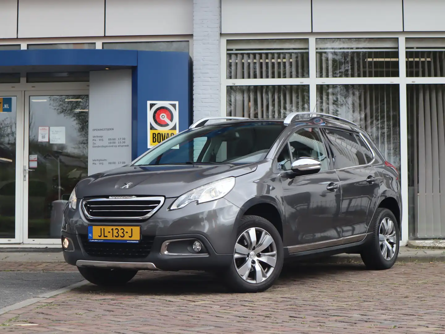 Peugeot 2008 1.2 PureTech Allure / trekhaak / pano Grau - 1