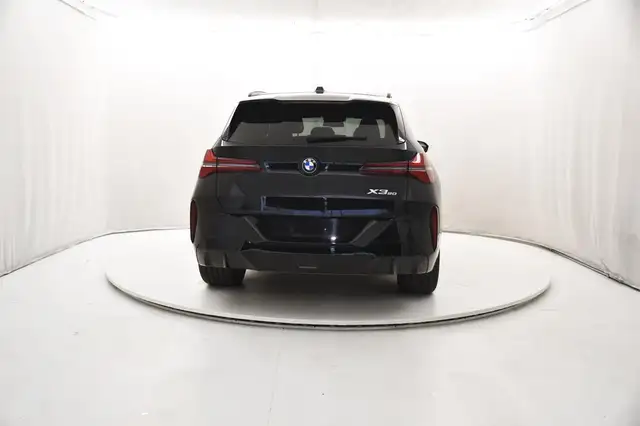 BMW X3 view 4