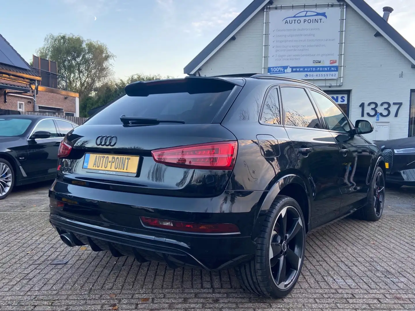 Audi RS Q3 RSQ3 2.5 TFSI 367PK/PERFORMANCE/PANO/MATRIX Zwart - 2
