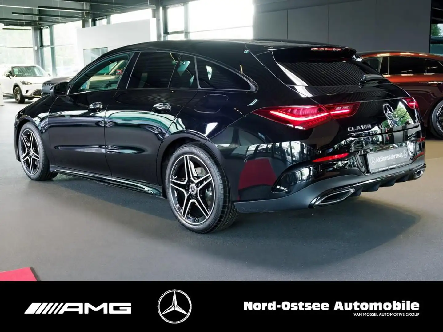 Mercedes-Benz CLA 180 SB  MULTIBEAM PANO NIGHT W-Paket S-Sitz Zwart - 2