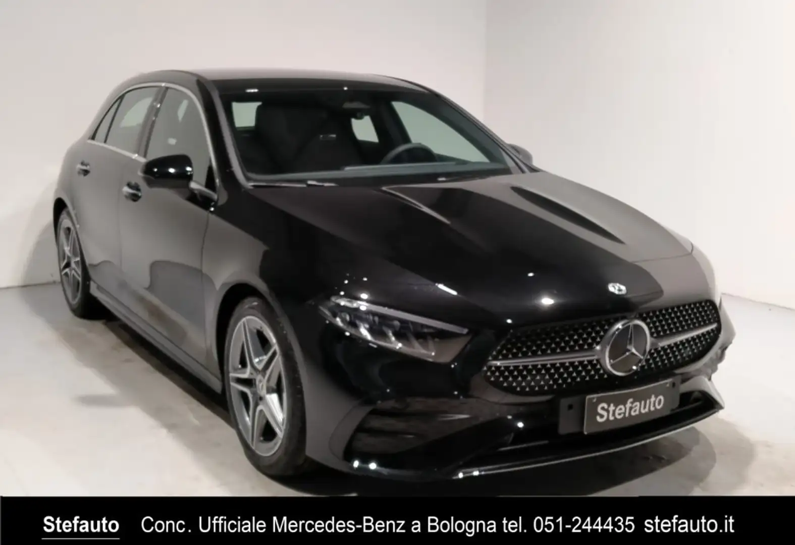 Mercedes-Benz A 180 d Automatic AMG Line Advanced Plus Black - 1
