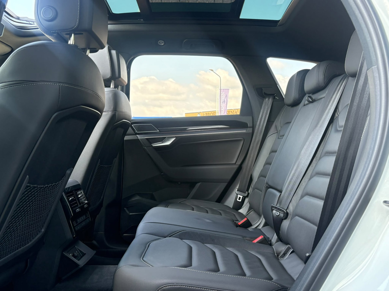 Volkswagen Touareg 3.0 TSi eHybrid 4MOTION R 462pk NW model Luchtveri — photo 30