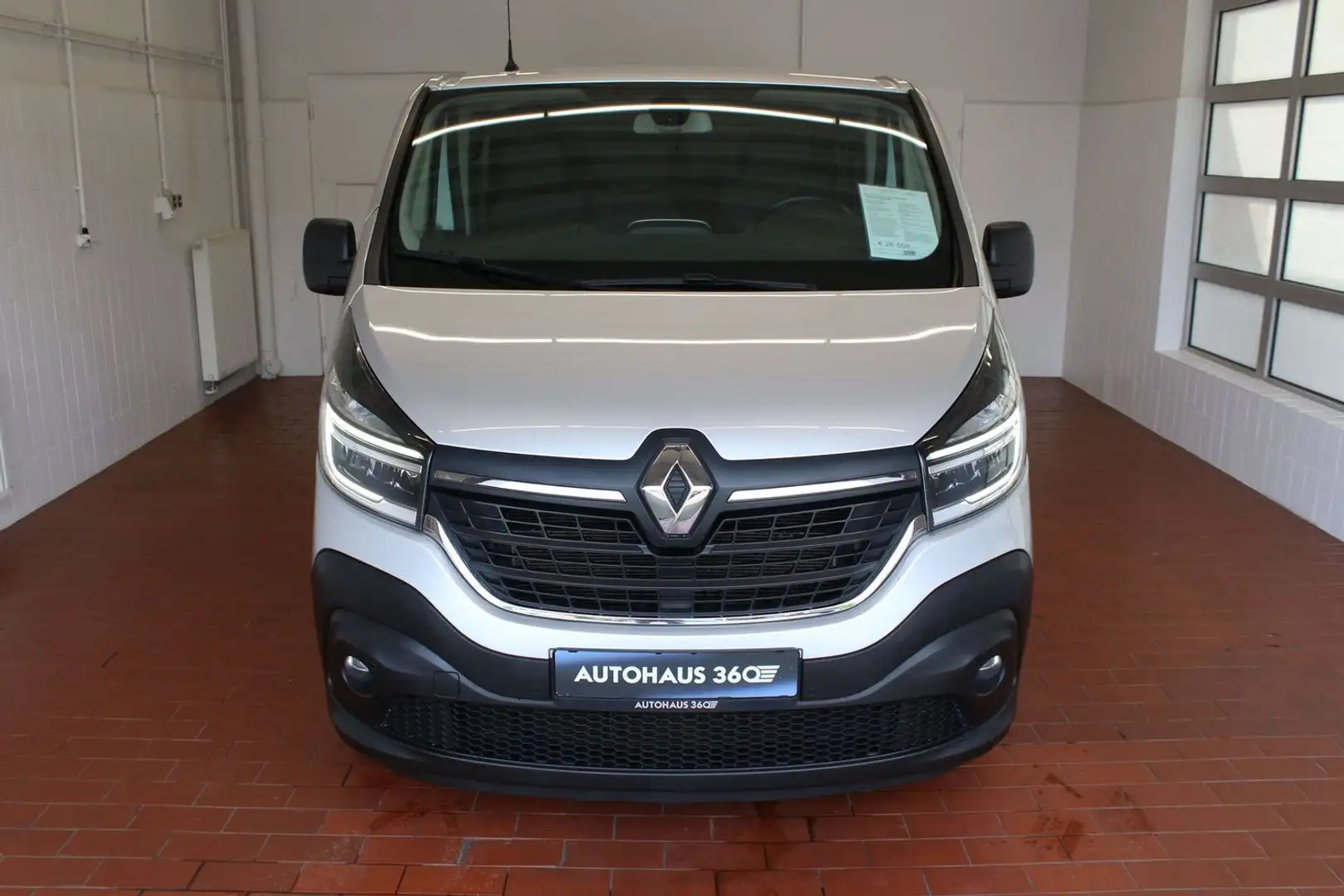 Renault Trafic L2H1 9 Sitze Klima 1Hand Carplay DAB Grau - 2