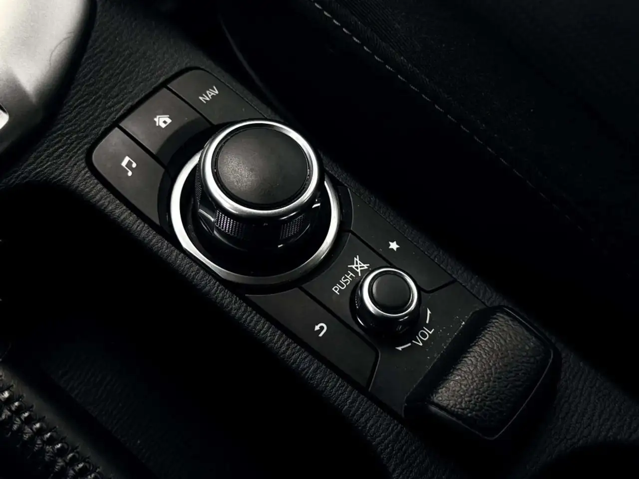 Mazda CX-3 снимка Mazda CX-3