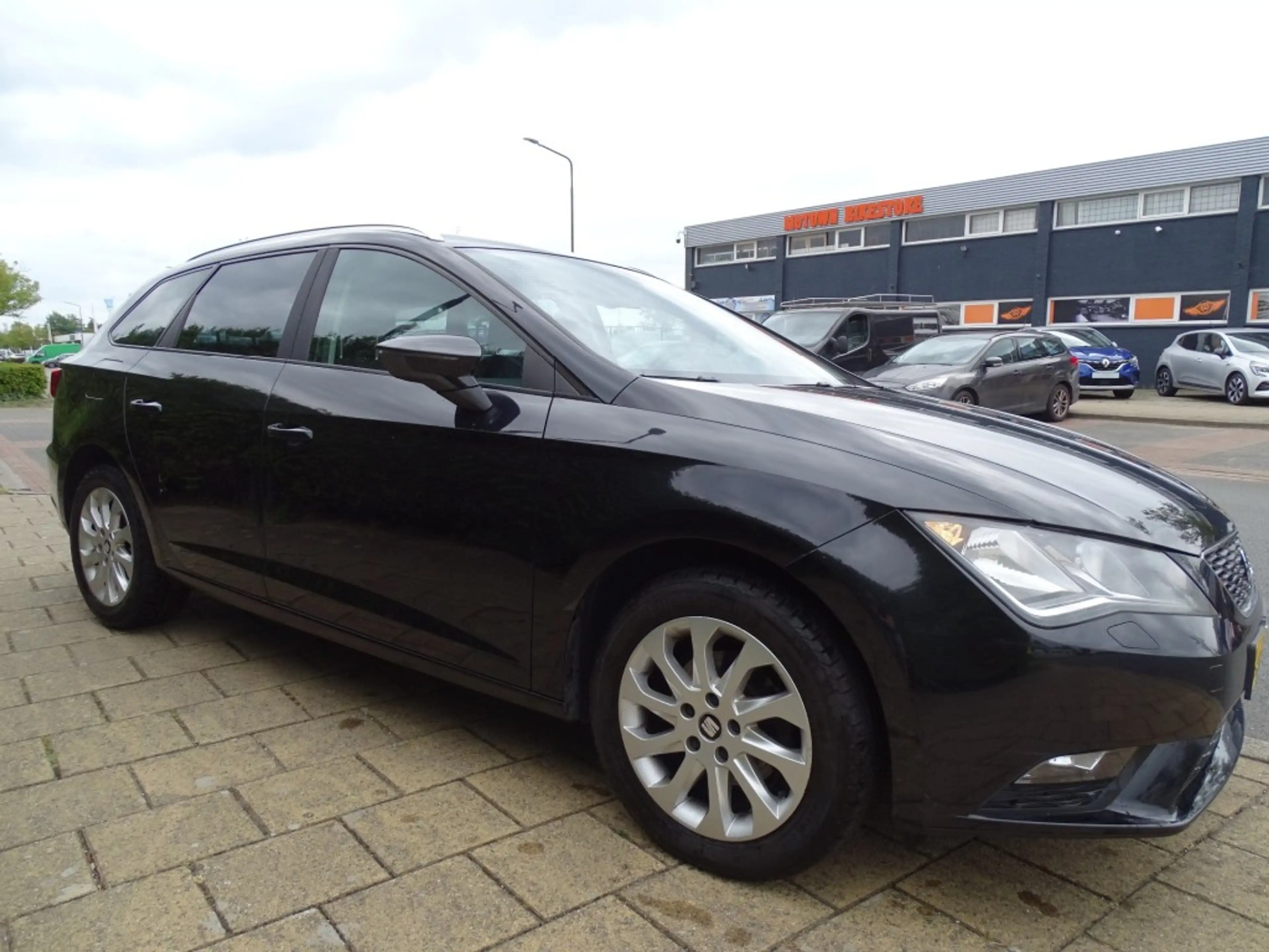 SEAT Leon 1.2 TSI REF. BNS-Airco-Cruise-Trkh-Blth-Pdc — photo 4
