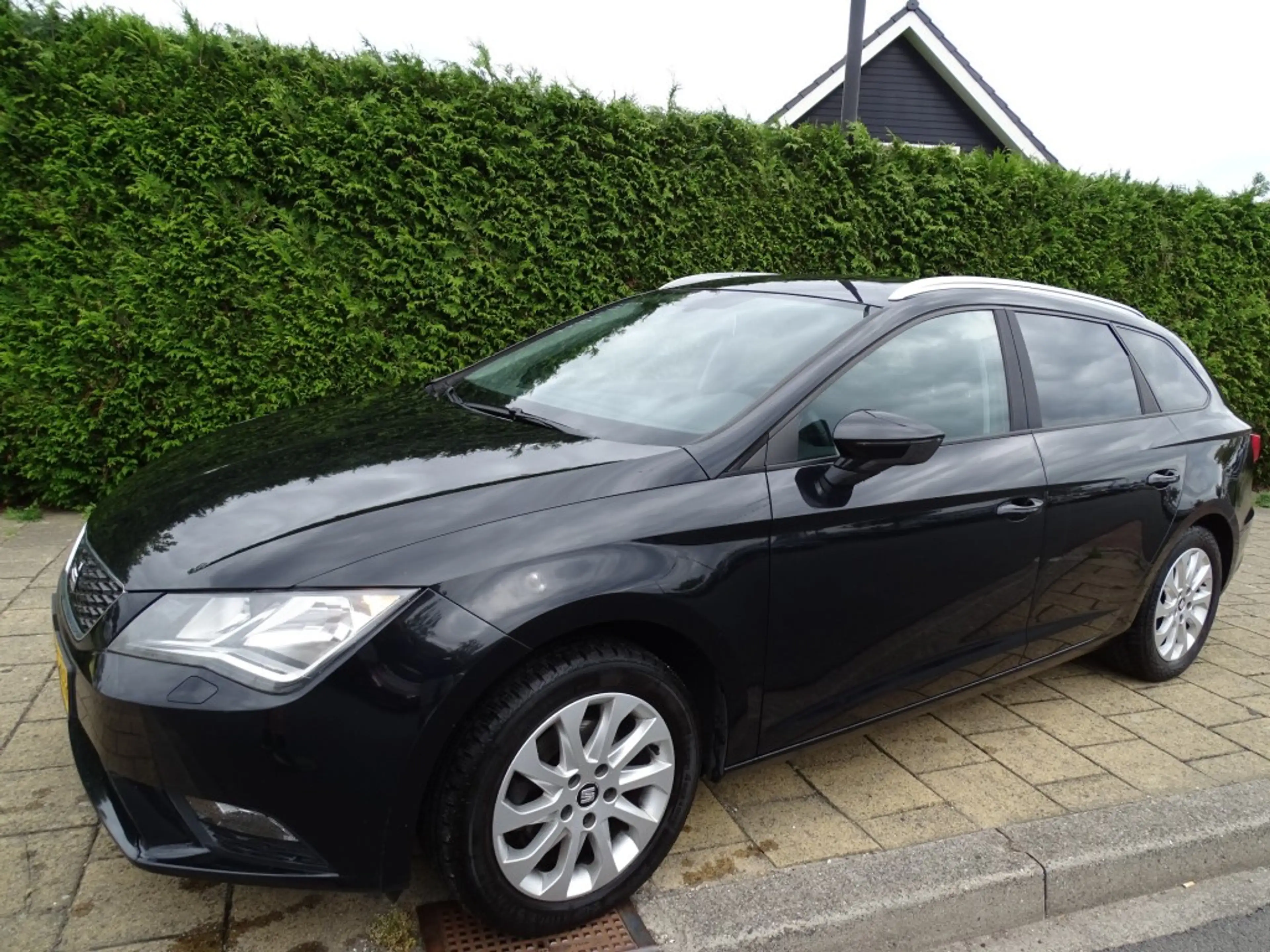 SEAT Leon 1.2 TSI REF. BNS-Airco-Cruise-Trkh-Blth-Pdc