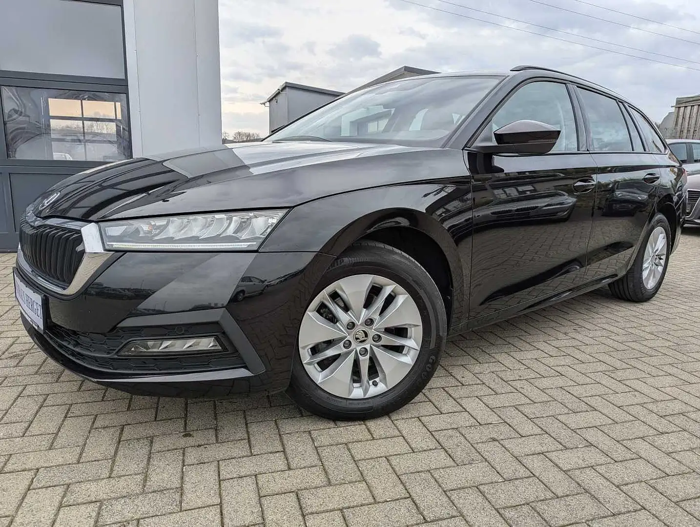Skoda Octavia Combi 1.0 TSI e-TEC DSG Ambition 1.Hand/Scheckheft Noir - 1