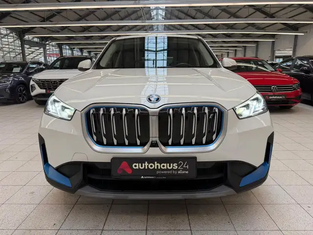 BMW Ix1 view 2