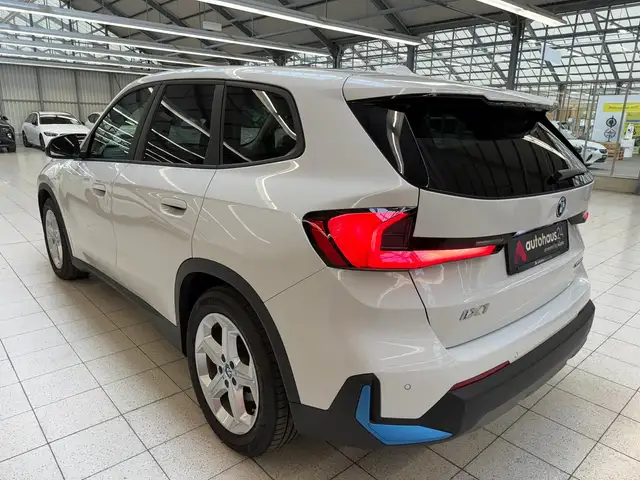 BMW Ix1 view 4