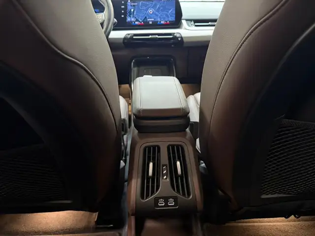 BMW Ix1 view 14