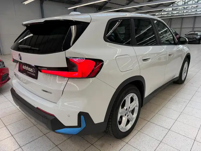 BMW Ix1 view 5