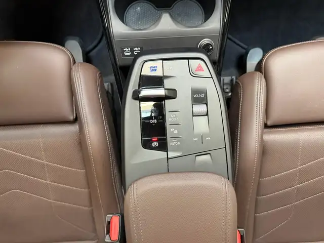 BMW Ix1 view 13