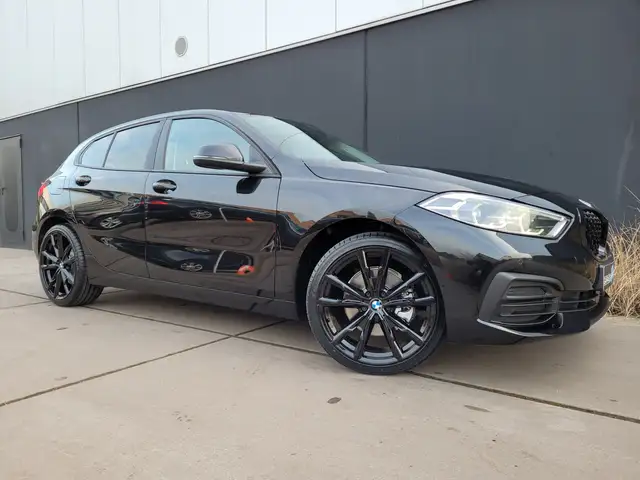 BMW 116 d*FULL LED*NAVI*APPLE CARPLAY*LIVE COCKPIT PLUS*