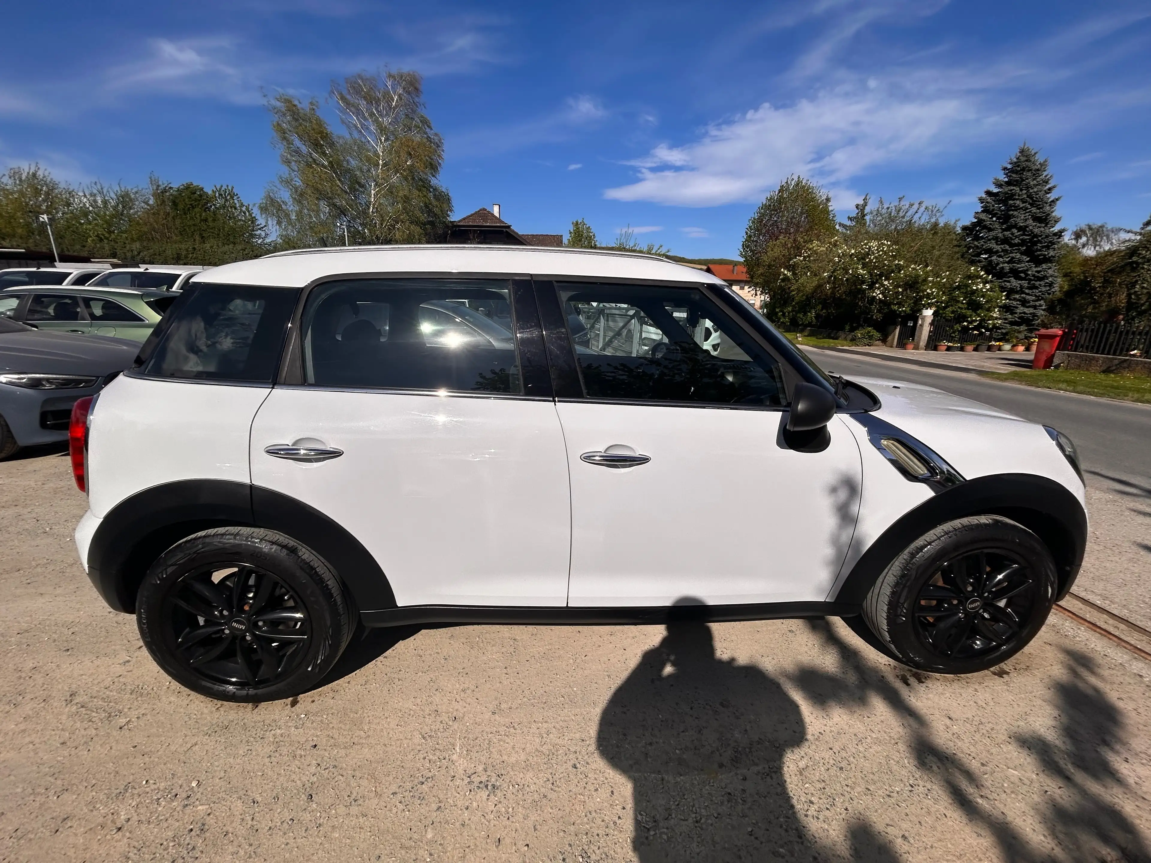 MINI One Countryman 1:6 Benzin Klimaautomatik Pickerl 09 / 2026 — photo 4