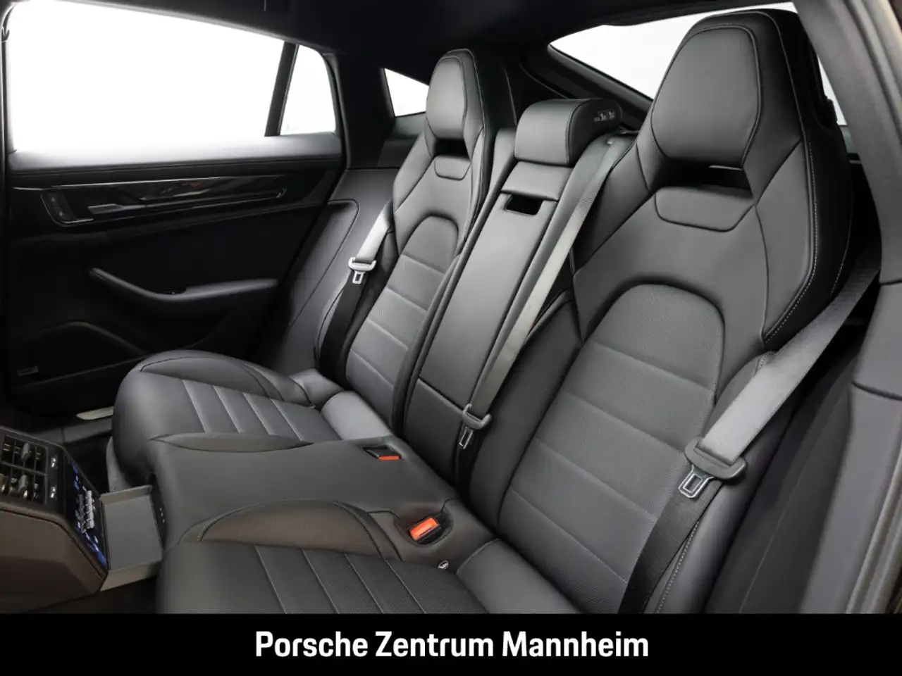 Porsche Panamera 4S E-Hyb. Pano Sportabga. Head-Up Bose 14