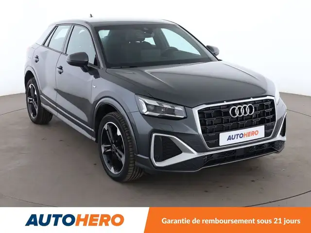 Audi Q2 view 8
