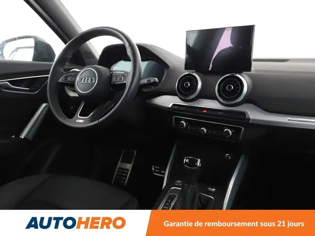 Audi Q2 view 13