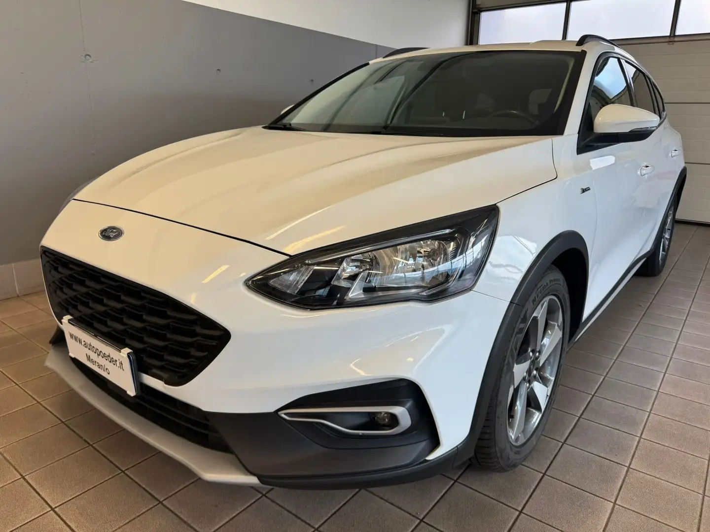 Ford Focus 1.0 EcoBoost 125 CV SW Active Bianco - 1