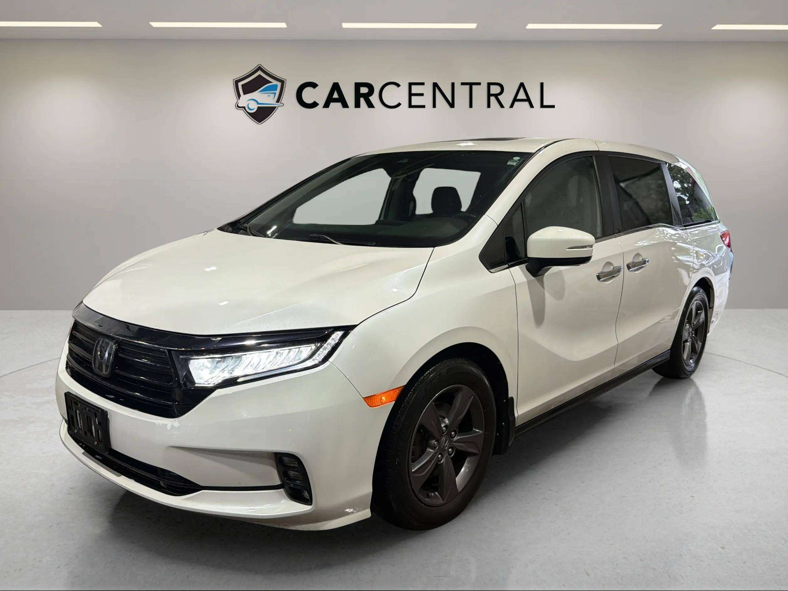 White 2023 Honda Odyssey Minivan Automatic