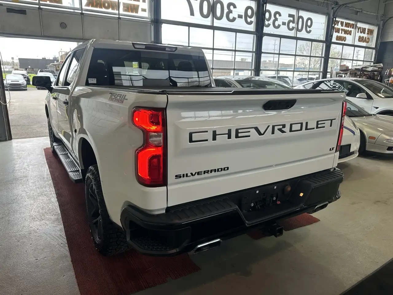 Chevrolet Silverado 1500 снимка Chevrolet Silverado 1500